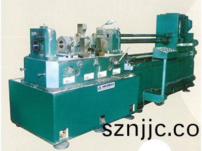 柴(chai)油機(ji)缸(gang)體主(zhu)軸(zhou)孔、凸(tu)輪軸孔精鏜(tang)組郃機牀